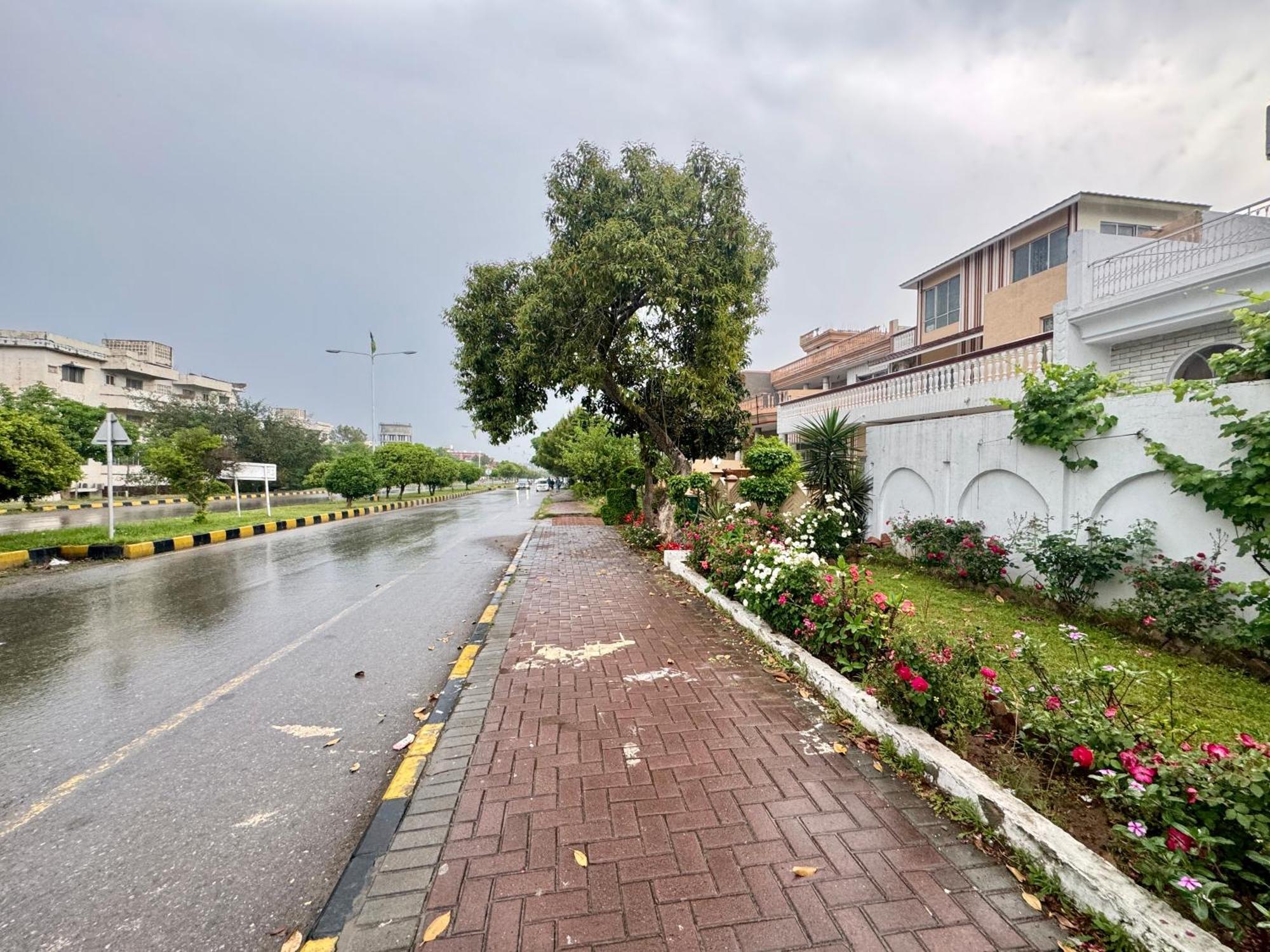 Decent Lodge Guest House Islamabad Extérieur photo